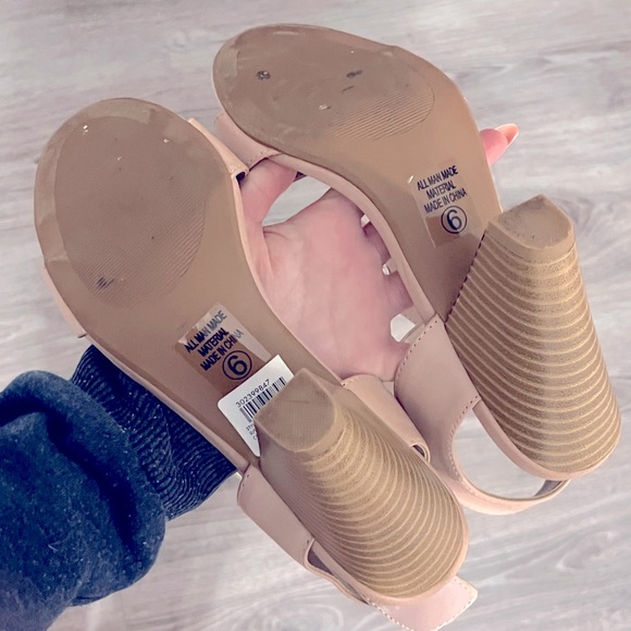 CITY CLASSIFIED Women's Casual Nude Sandals - Picture 4 of 4